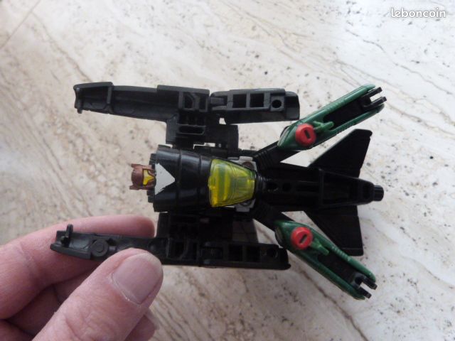 Vintage Transformers G2 Predator SKYQUAKE Hasbro Takara 1992