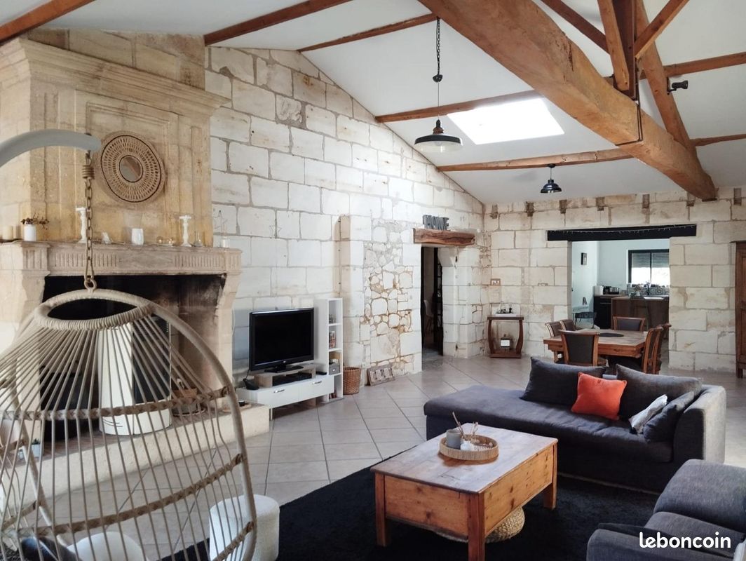 Maison 6 pièces 203 m² · à Villegouge · 203 m² · 375 000 €