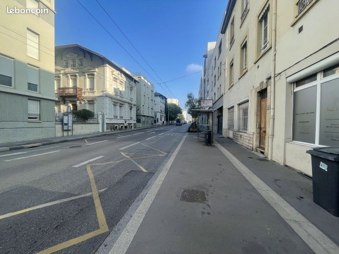 Commerce habillement/textile 70 m² (image 2)