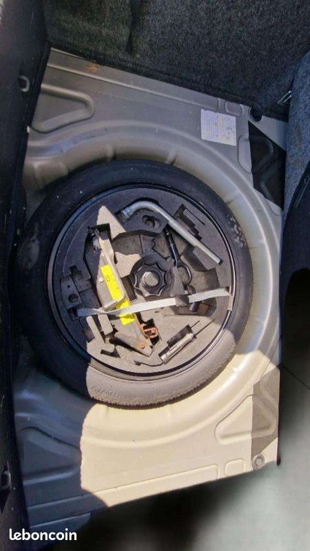 Volkswagen Golf 5 GTI Edition 30 – 2.0 TFSI 230ch – Boîte manuelle – Jantes STRÖM – Très bel état (image 16)