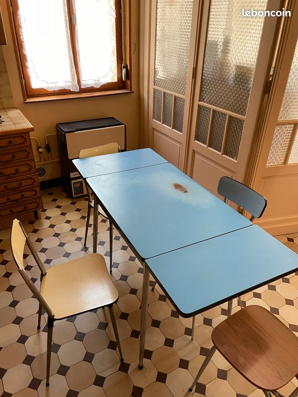 Table Formica avec 4 chaises (image 2)
