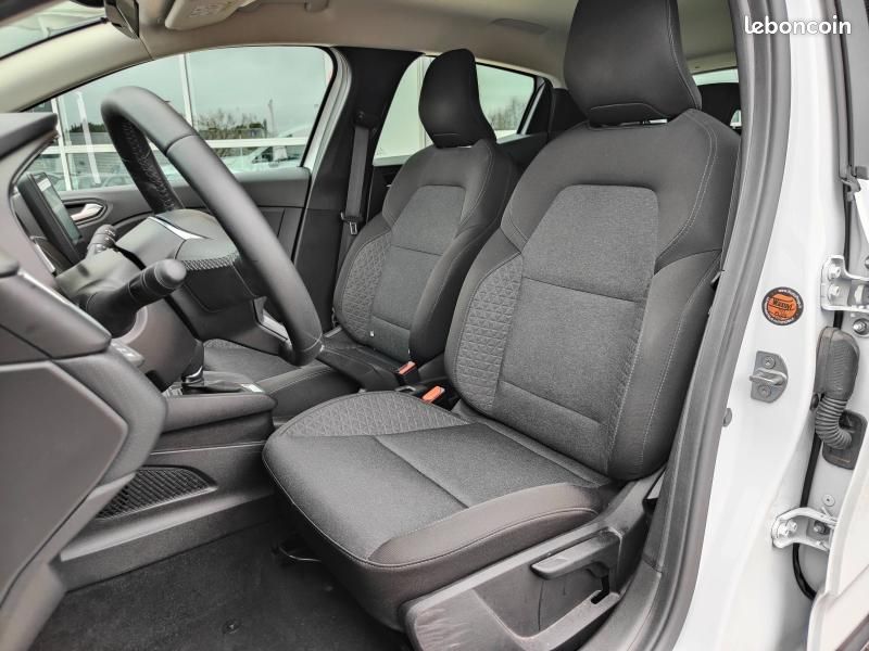 Renault Clio 1.6 E-Tech hybride 145ch Equilibre (image 11)