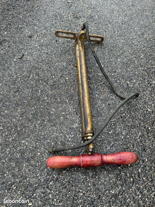 Pompe à Vélo En Laiton Des Années 1920-1930 - Longueur 32cm - Collection Vintage