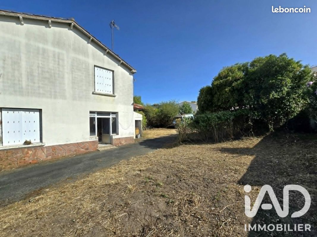 Maison 6 pièces 120 m² · à Beaulieu-sous-la-Roche · 120 m² · 130 000 €