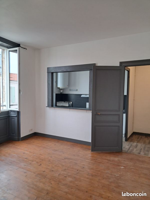 Appartement 4 pièces 54 m² · à Saint-Jean-d'Angély · 54 m² · 550 €