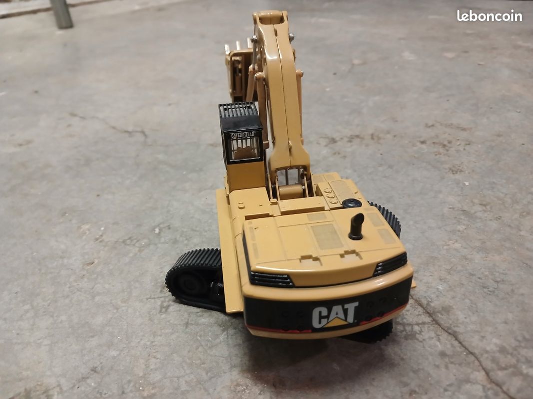 Miniature NZG 1/50 CATERPILLAR 224 Pelleteuse - Ancienne, Avec Godet, Bon état