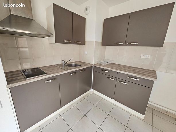 Studio 1 pièce 28 m²