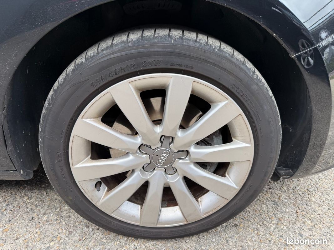 AUDI A1 SPORTBACK 1.6 TDI 105 Ambiente (image 28)