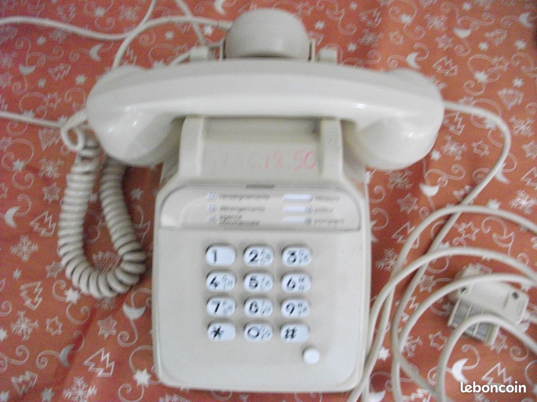 Téléphone à touches ancien (image 2)