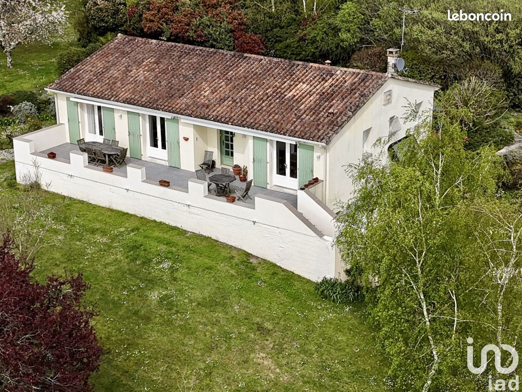Maison 8 pièces 193 m² - Pérignac 16250 (image principale 0)