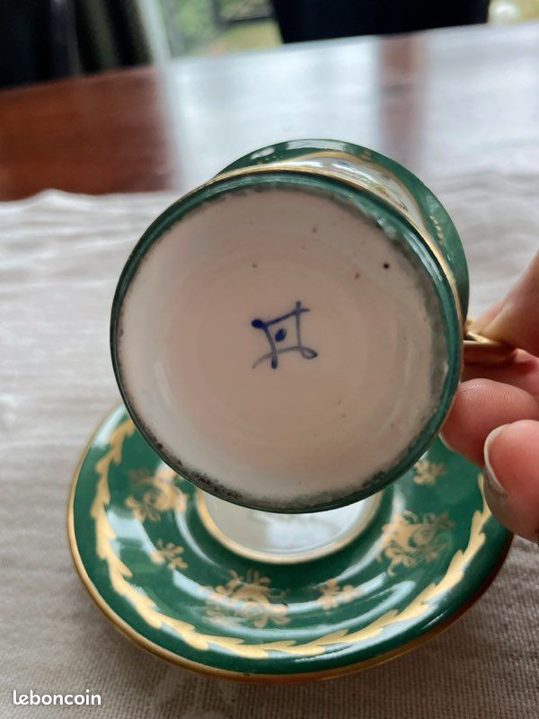élégante Tasse Avec Soucoupe En Porcelaine Polychrome