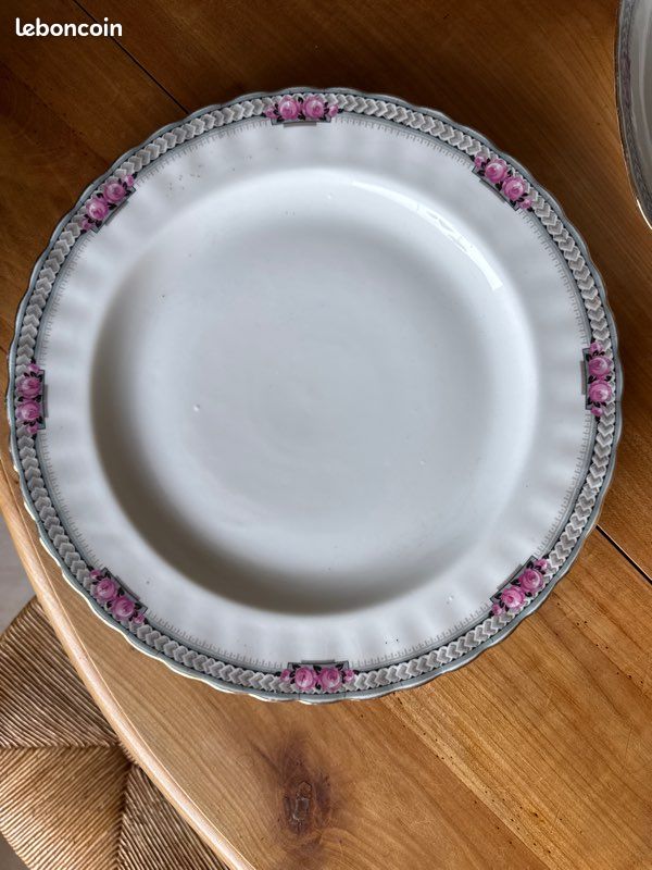 Service ancien en porcelaine de Limoges BR (image 3)