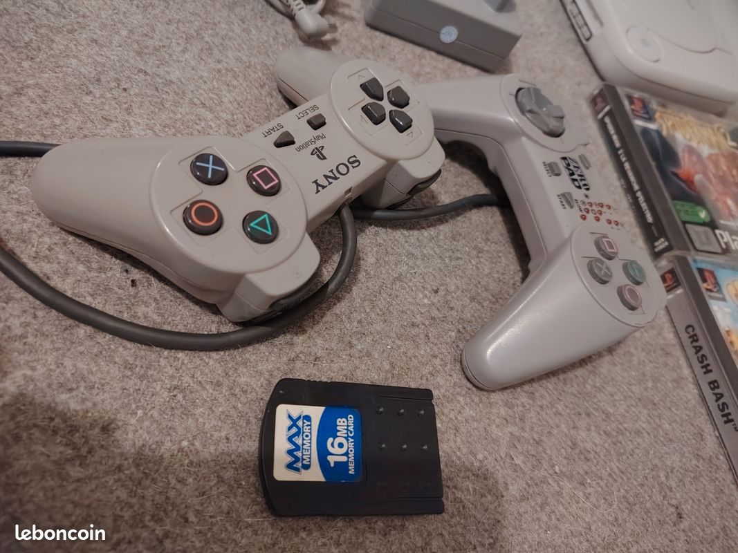 Console Sony PlayStation PS One SCPH-102 PAL 2 manettes 2 jeux carte mémoire bon état (image 8)