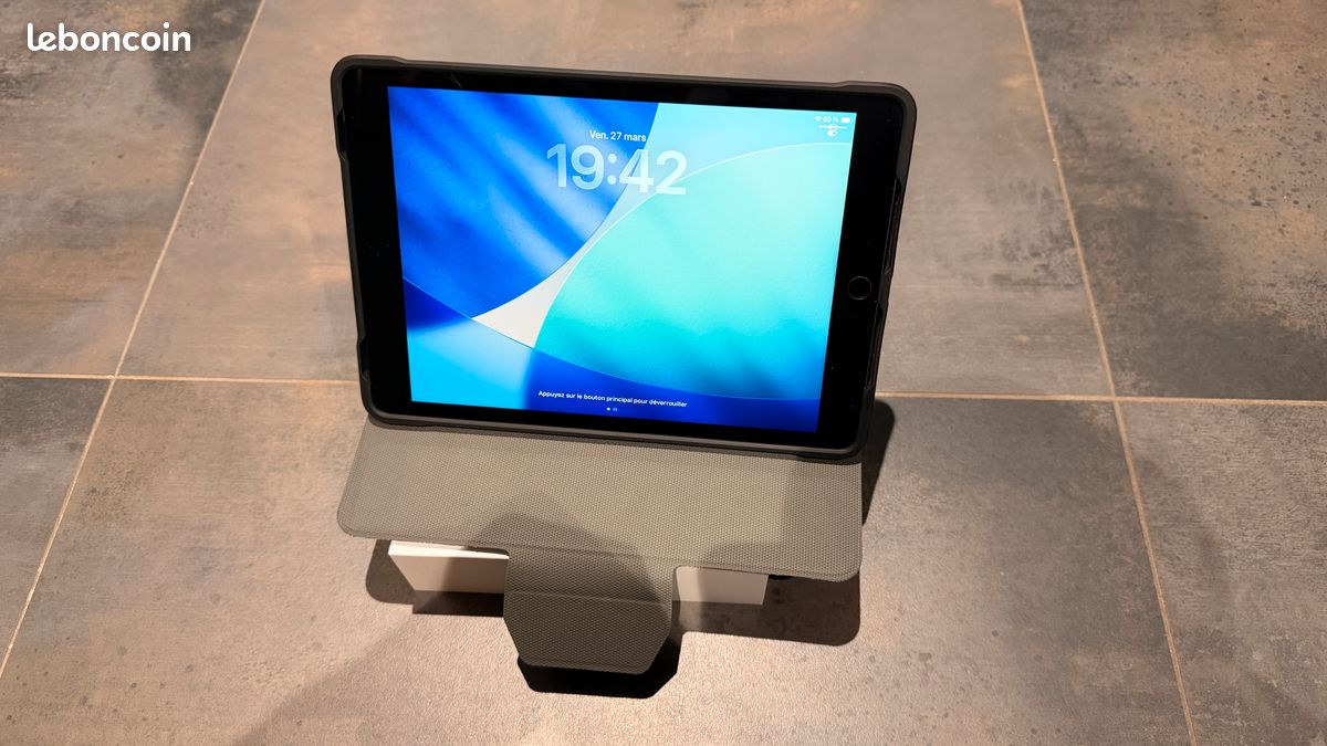 Promo Ipad Wi-fi 64 Go 9ème Génération 2021 chez Fnac