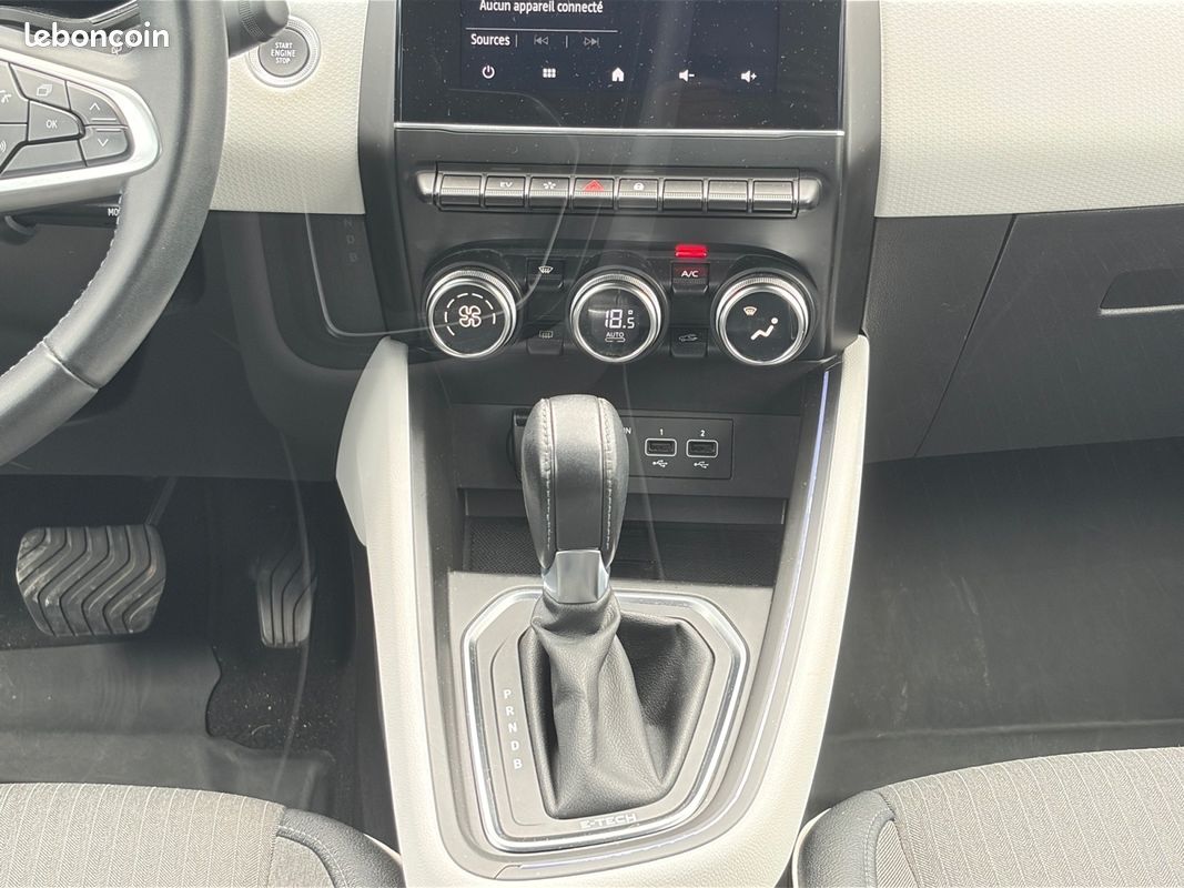 RENAULT CLIO 1.6 E-TECH 140 INTENS Caméra de recul Clim Auto Radar de Recul Garantie 12 mois (image 12)