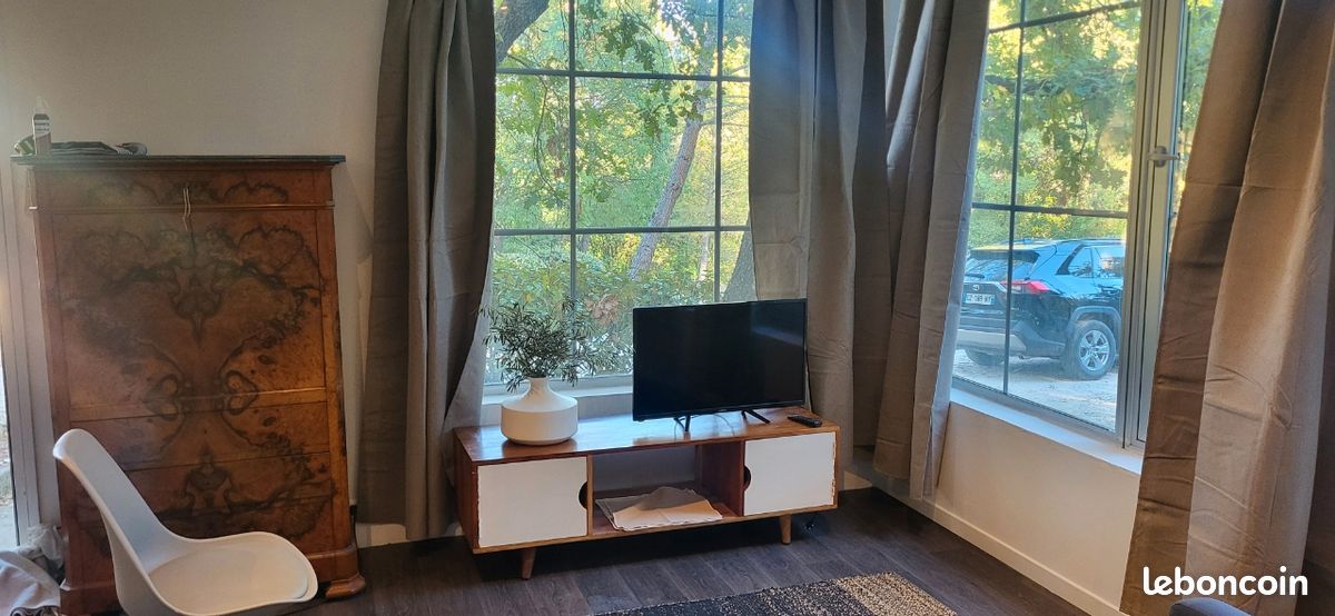 Location d'un studio indépendant · à Fuveau · 680 €/mois