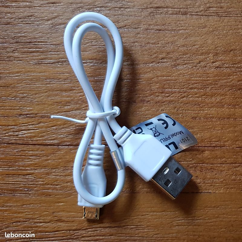 Câble micro-USB (connecteur en forme de trapèze) (image 1)