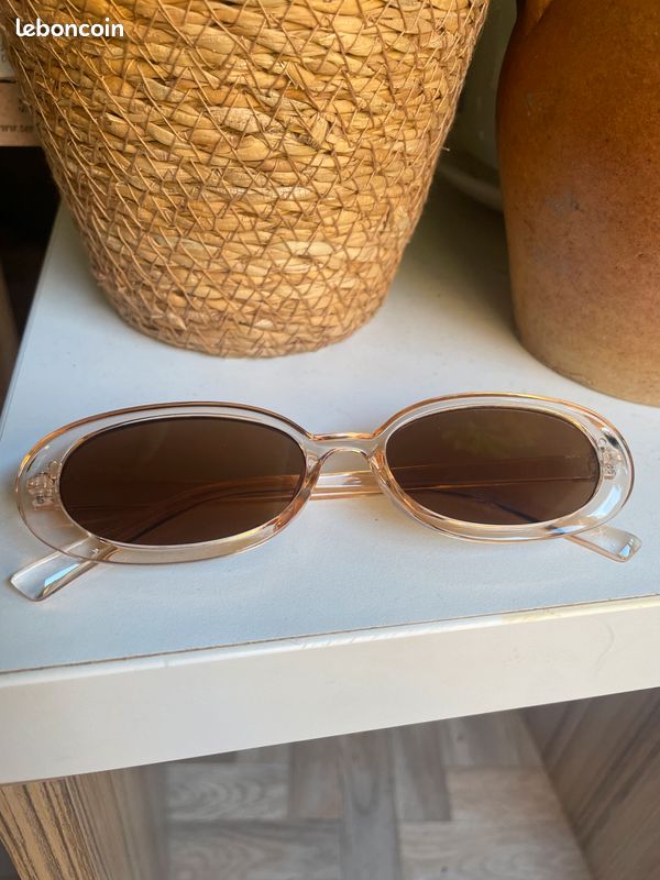Lunettes de soleil beiges Montres Bijoux