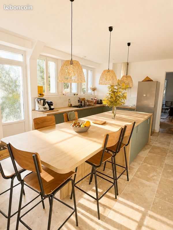 Maison 8 pièces 229 m² · à Angoulême · 229 m² · 1 580 €/mois