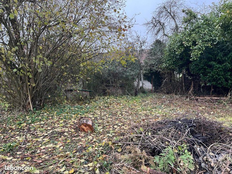Terrain 1360 m² · à Préval · 38 000 €