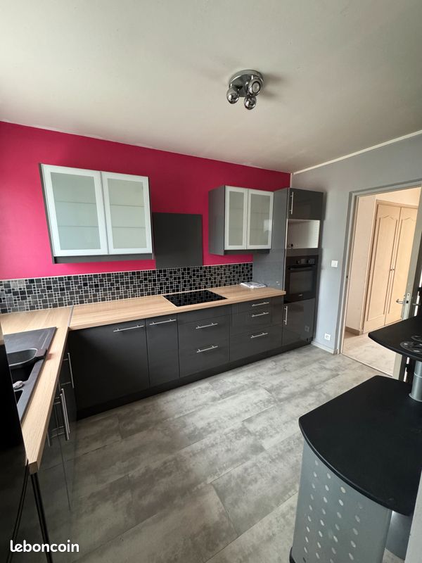 Appartement 2 pièces 56 m² · à Vénissieux · 56 m² · 880 €