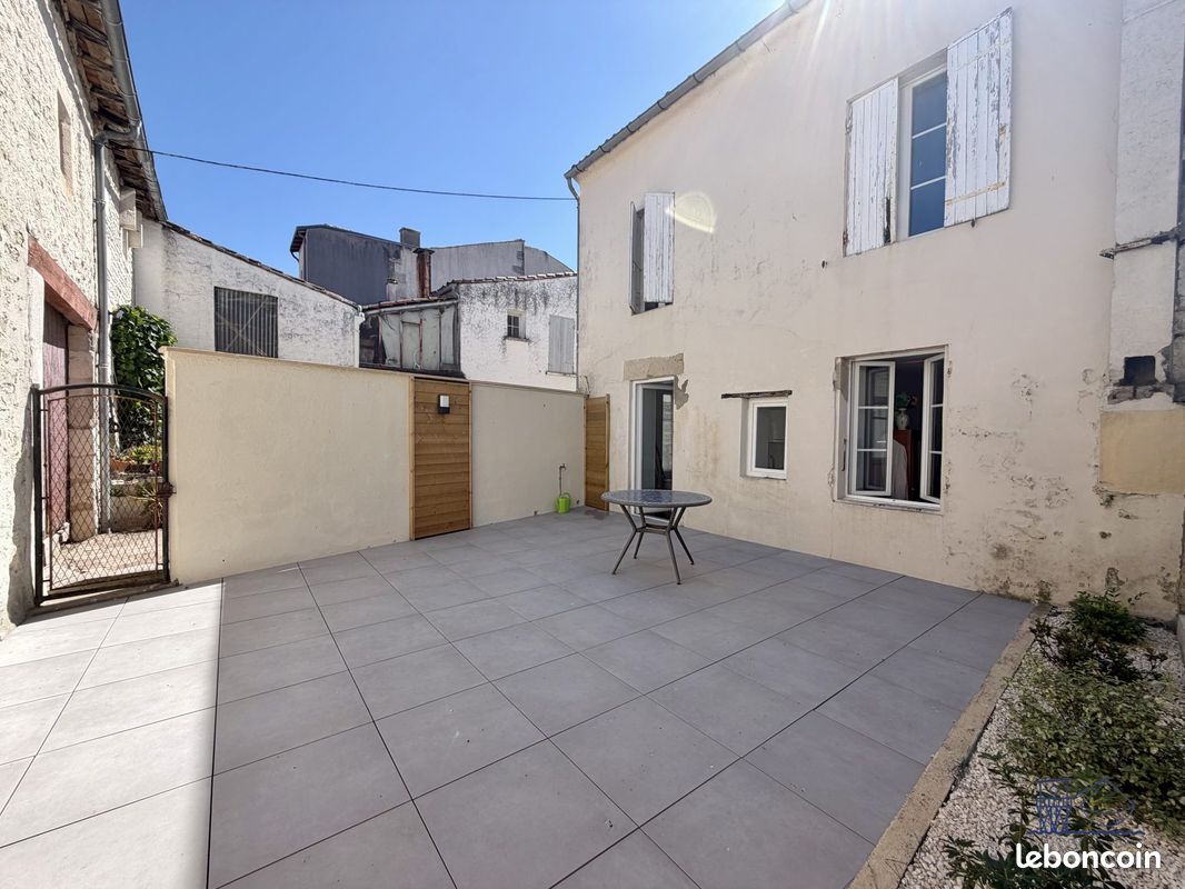 Maison 6 pièces 147 m² · à Saint-Fort-sur-Gironde · 147 m² · 145 100 €