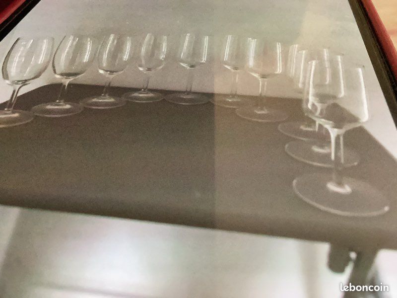 Lot de 3 verrres à vin de couleur + 10 flûtes à champagne (image 4)