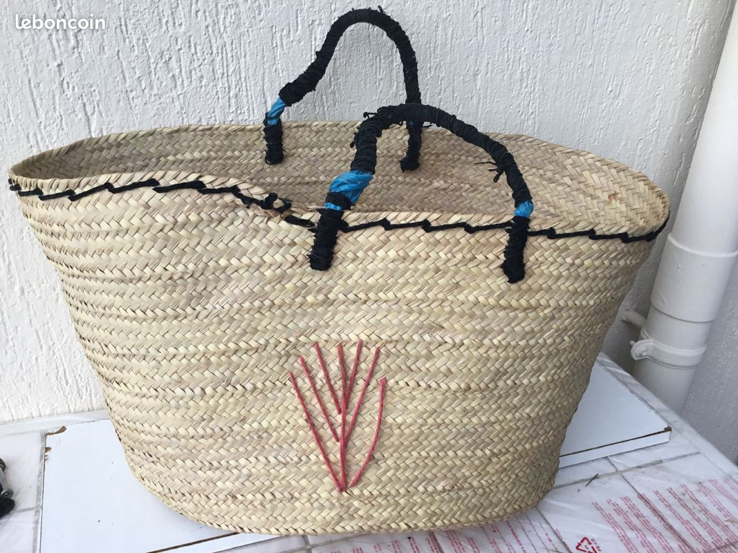 Panier en paille avec motifs (image 2)