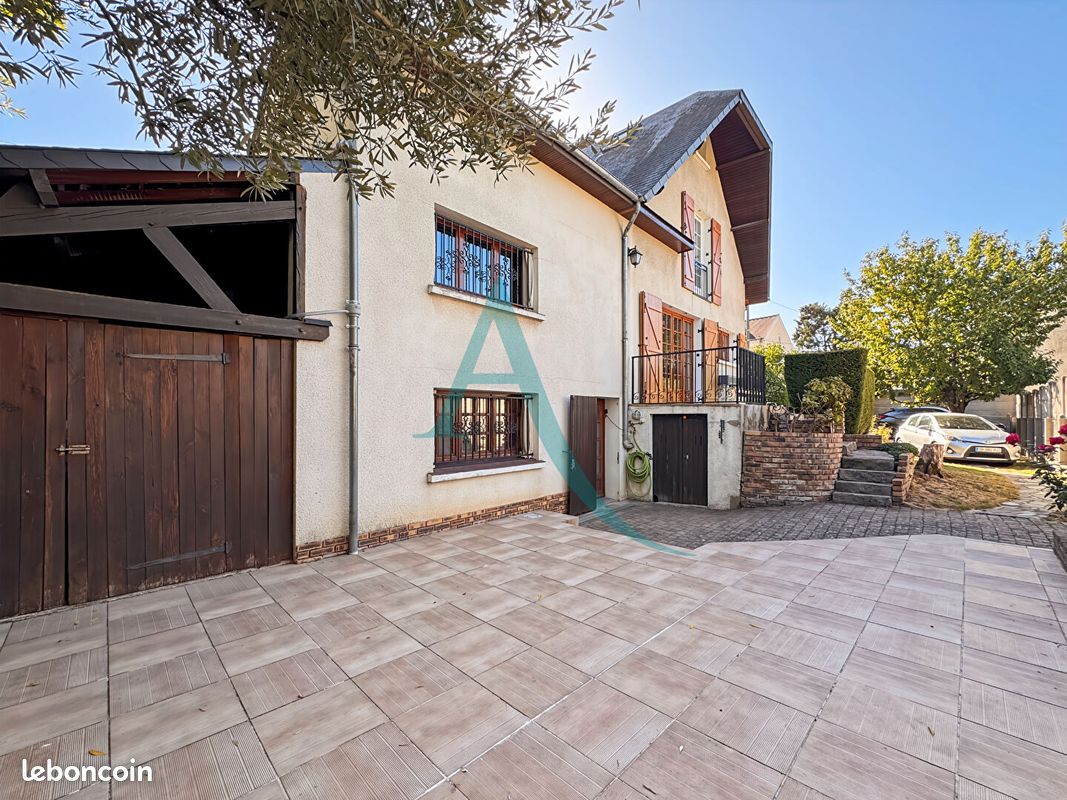 Maison 6 pièces 147 m² · à Corbeil Essonnes · 147 m² · 299 000 €