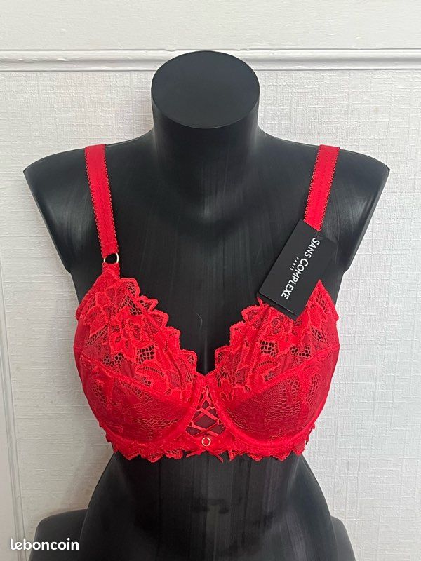 Soutien-gorge corbeille en satin et dentelle eyelash MASCARADE PETUNIA