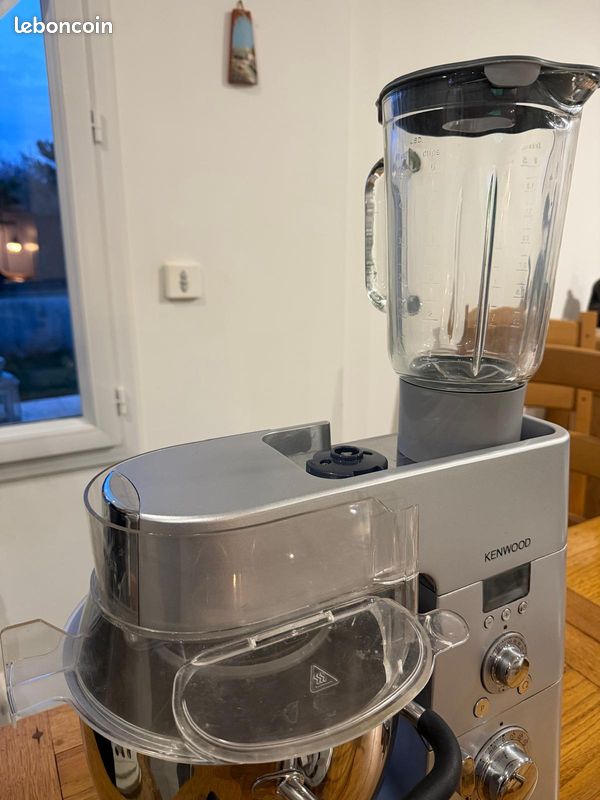 Robot multifonction Kenwood KW070 (image 6)