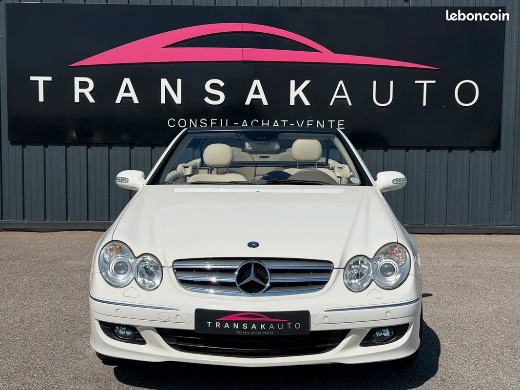 Mercedes-Benz CLASSE CLK CLK 350 (209.456) (209) Cabriolet 350 3.5 i V6 24V 272 cv Boîte auto /TRAITEMENT CERAMIQUE COMPLET/ENTRETIENS COMPELT/CAMERA DE RECUL/SIEGES ELECTRIQUES/ (image 8)