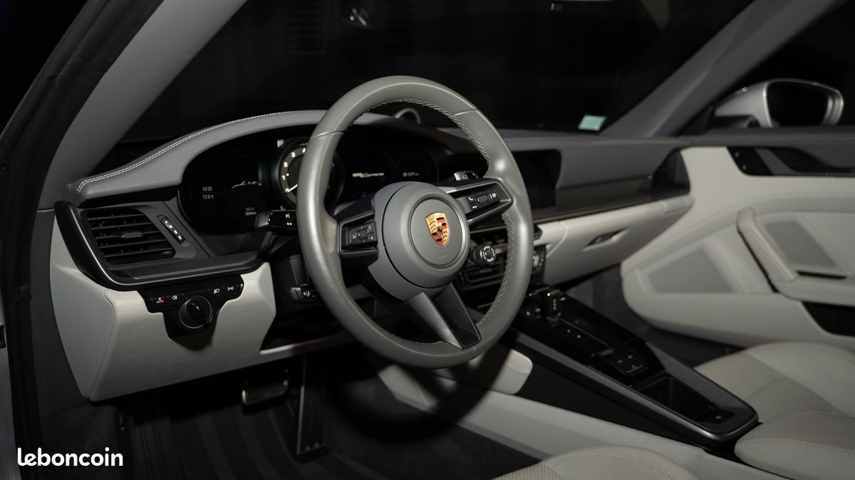 Porsche 911 (992) cabriolet carrera (image 5)
