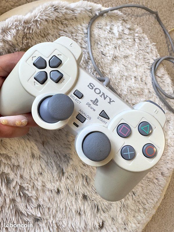 Console PlayStation 1 PS1 SCPH-7502 – Grise – Avec Manette Et Câbles – Occasion