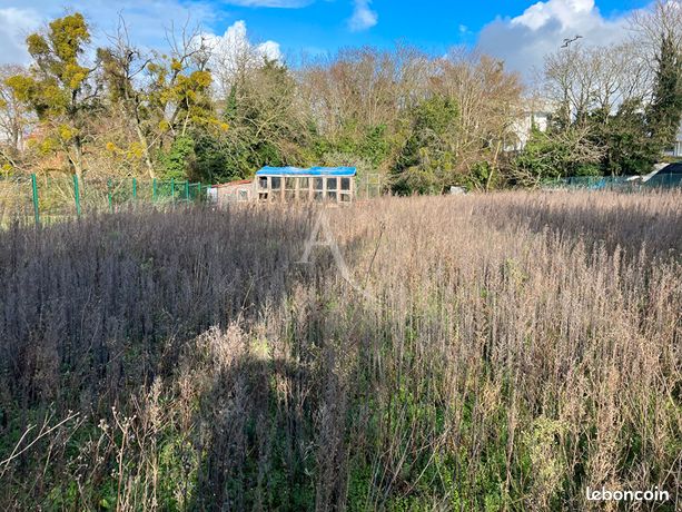 Terrain 1045 m² FONTENAY LE COMTE