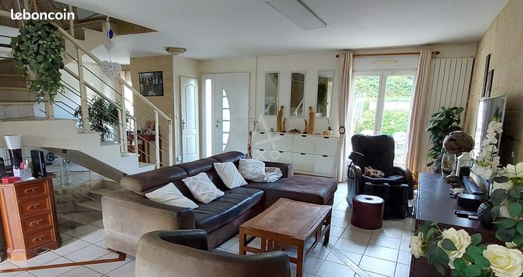 Maison 8 pièces 240 m²