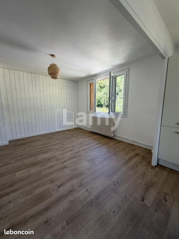 Appartement 6 pièces 94 m² · à Rencurel · 94 m² · 950 €/mois