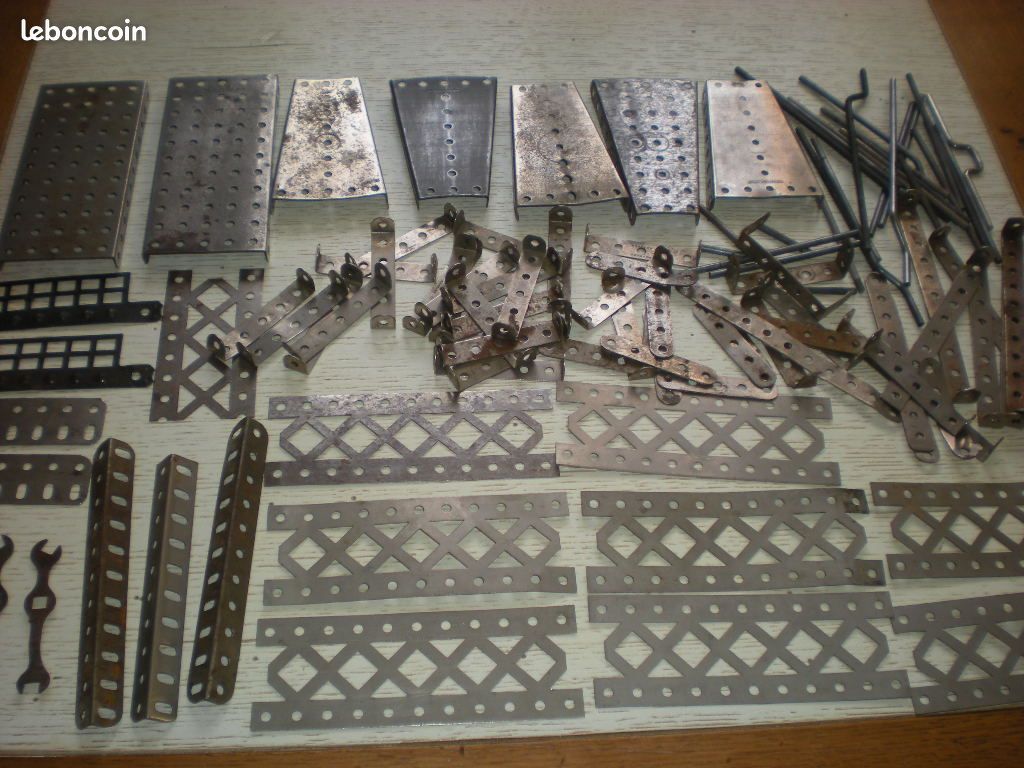 Lot De Pièces Meccano Anciennes - État Oxydé, Peinture Usée, Tordues - Moteur Fonctionne