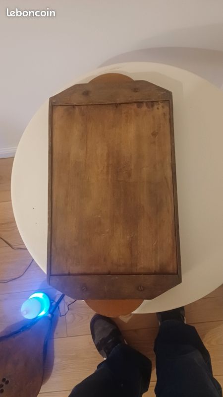 Très rare plateau en bois pyrogravé scène d intérieur avec personnages bretons - Collection