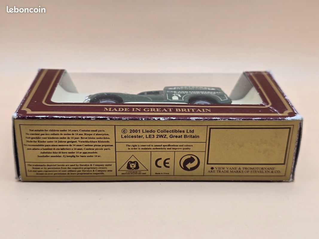 Lledo 1/43 Morris Minor Van Fleetspray (image 13)