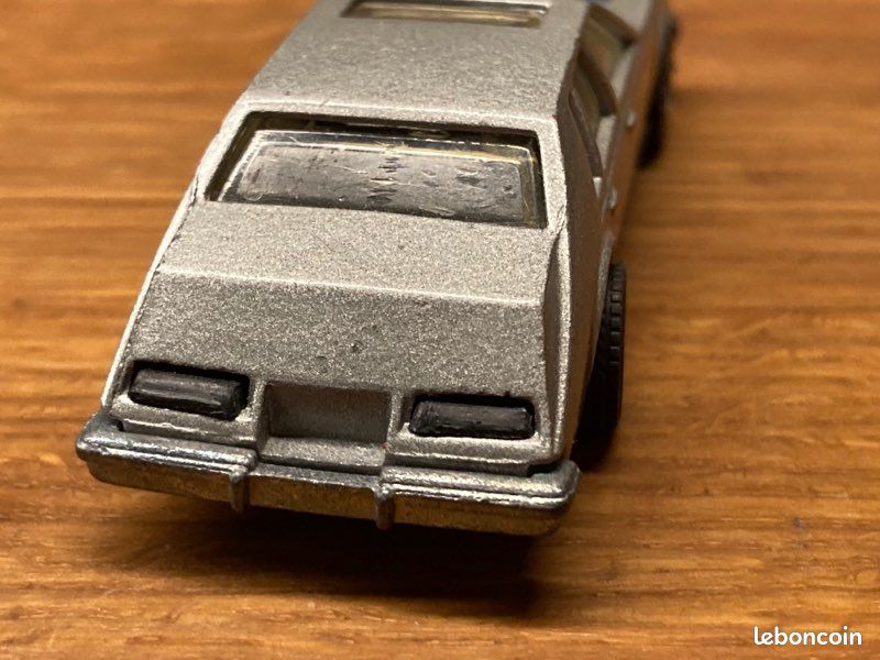 Hot Wheels Cadillac Seville 1980 – France, Thème Maîtres De L'Univers, échelle 1/64