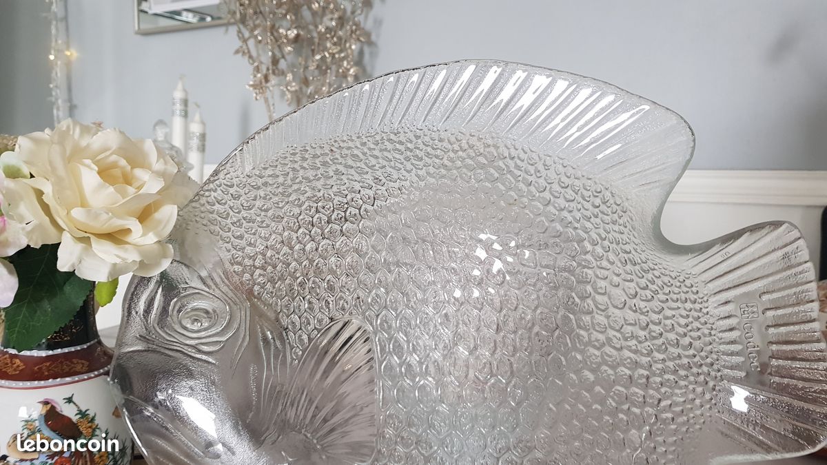 Grand plat poisson ancien français en verre Codec