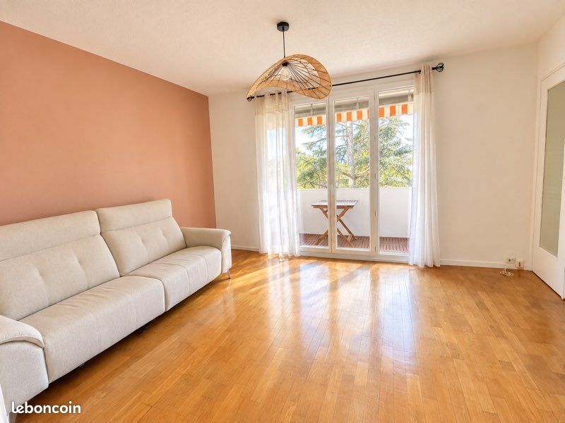 Appartement 3 pièces 59 m² · à Champagne-au-Mont-d'Or · 59 m² · 1 075 €/mois