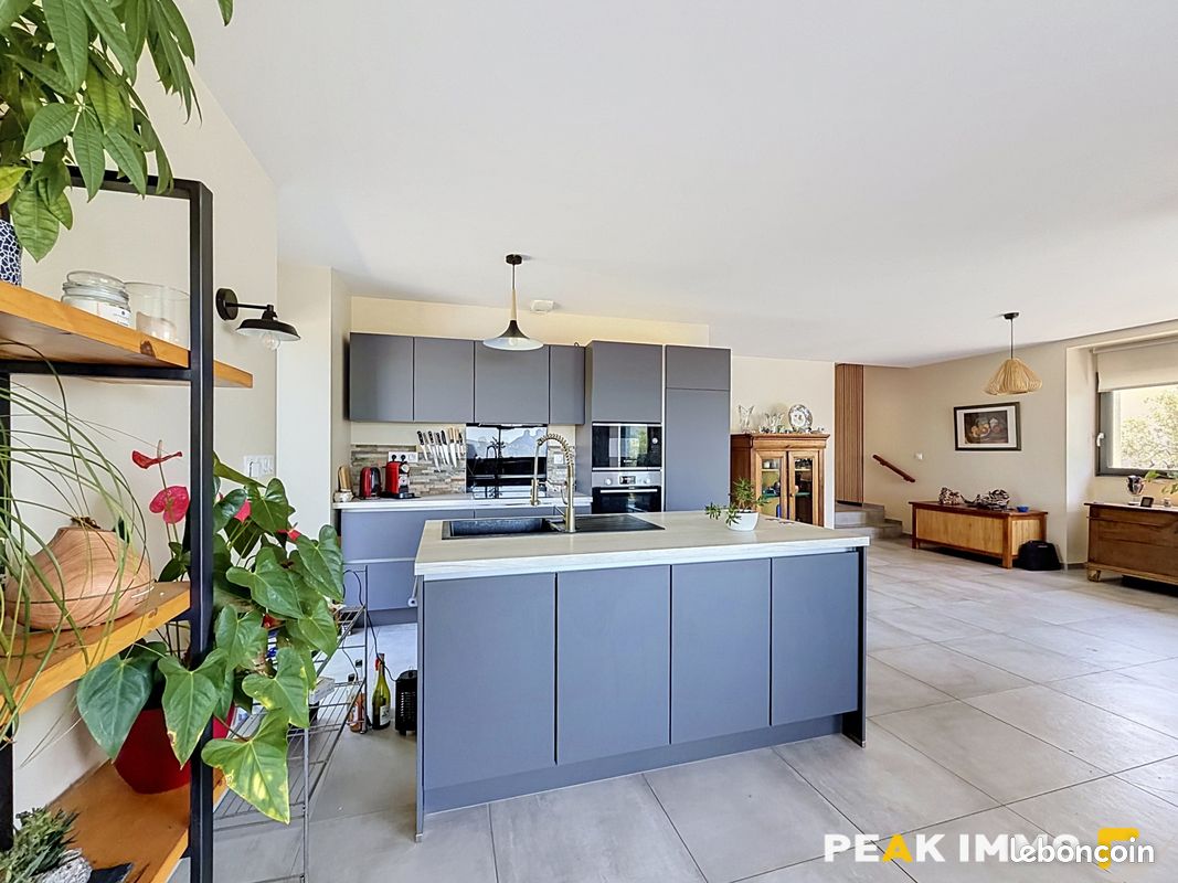 Appartement 4 pièces 107 m² · à Aix-les-Bains · 107 m² · 630 000 €