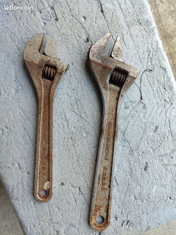 n°294 OLD TOOL OUTIL ANCIEN Clé à molette