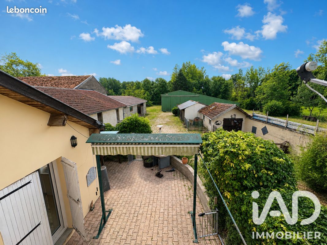 Maison 7 pièces 223 m² · à Étrepy · 223 m² · 168 500 €