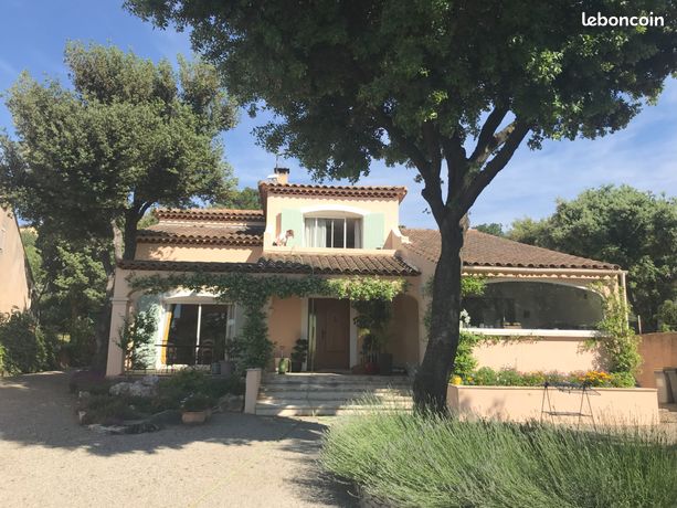 Villa 8 pièces 232 m²