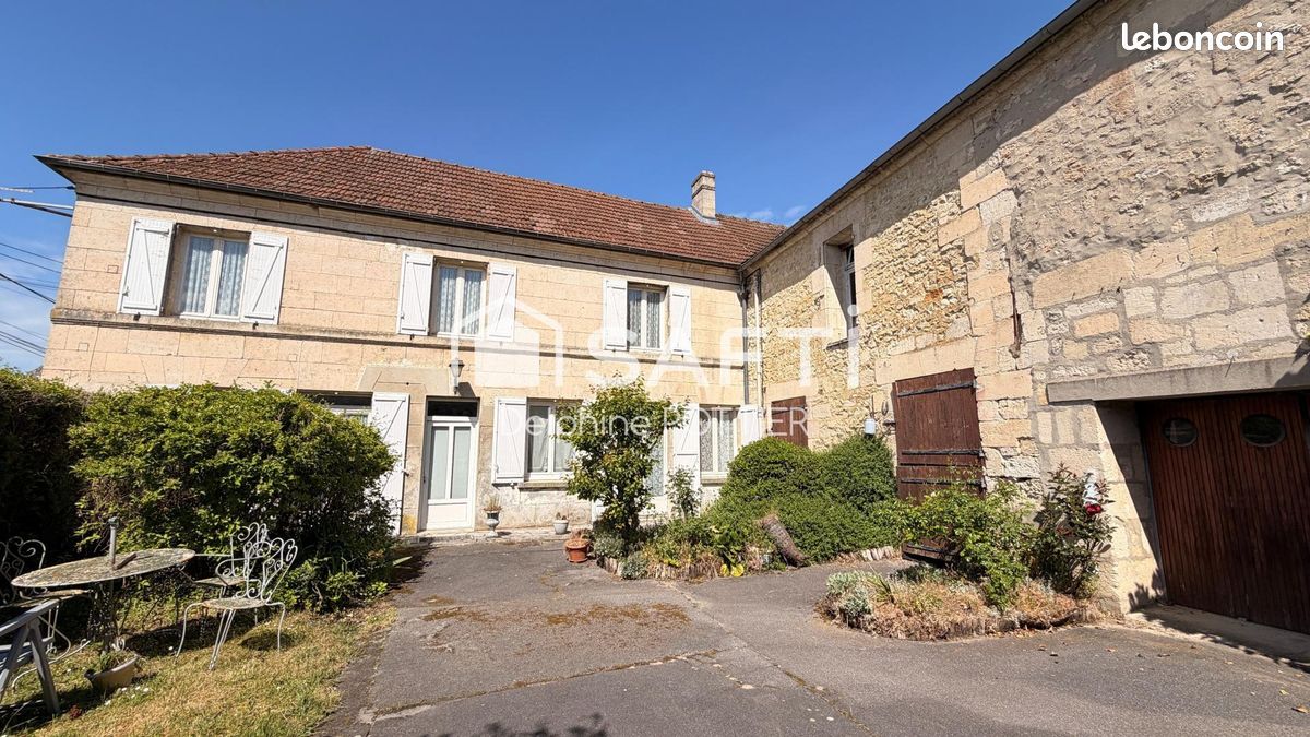 Maison 13 pièces 393 m² · à Crépy-en-Valois · 393 m² · 367 000 €
