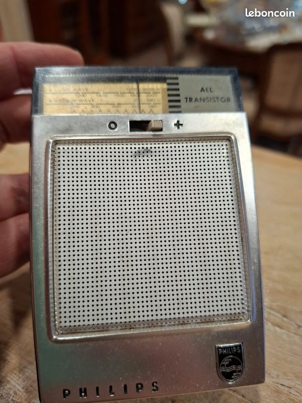 Grosse Radio Transistor Vintage Années 60 - Presque 30 Pouces, Style Rétro Mid-century, États-Unis