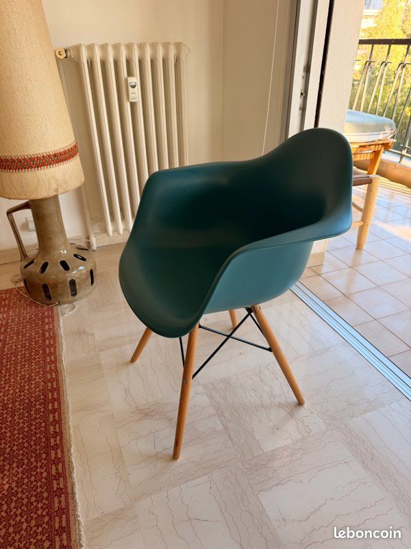 Fauteuil Eames Plastic (image 1)